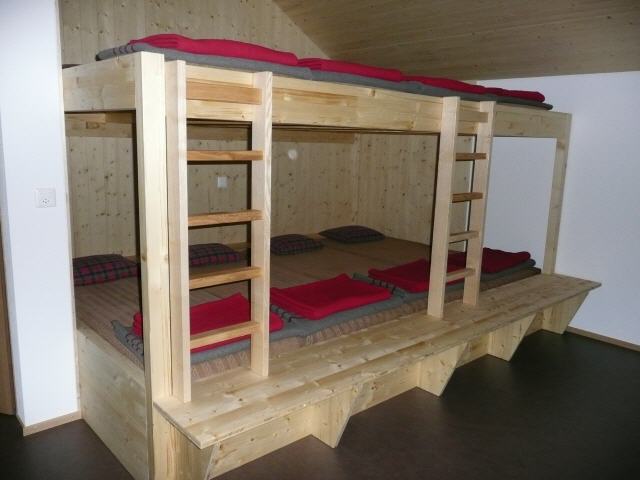 Zimmer mit 8 Betten